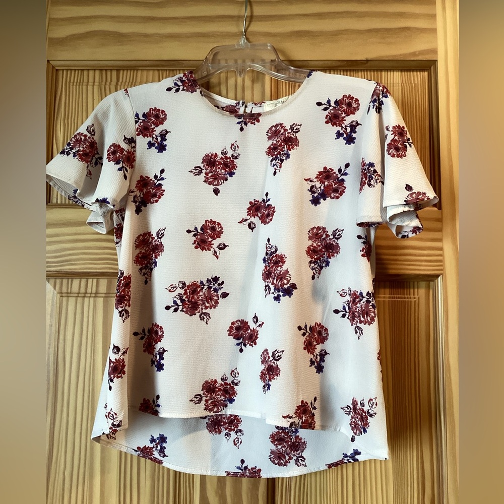 Rewind high low blouse, flutter sleeves,small